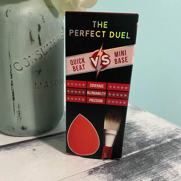 Flirtatious Looks Cosmetics The Perfect Duel: Foundation Travel Set - Picture 1 of 4